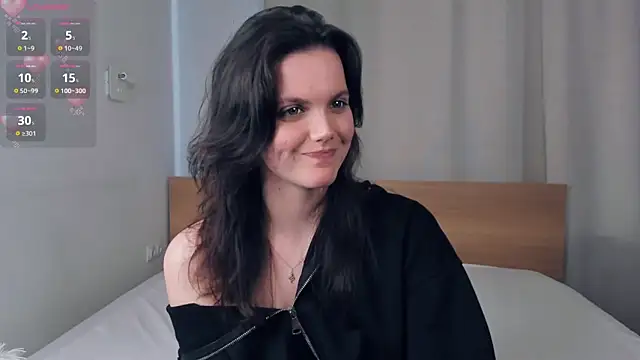 JuliannPaysour online show from 5, 4, 2026
