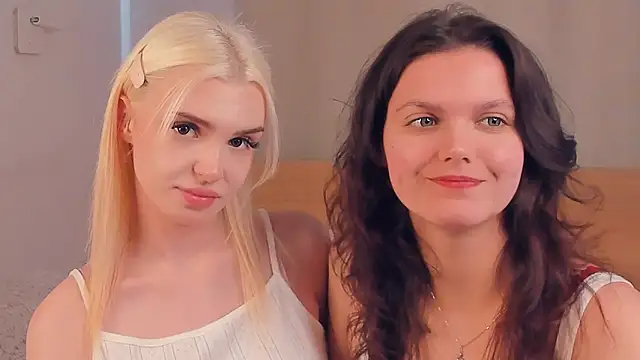 JuliannPaysour online show from 9, 4, 2026