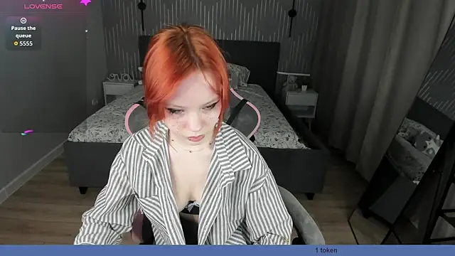 Loly Cuttie online show from 14, 4, 2026