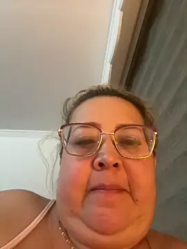 Martinacurvy  online show from 6, 4, 2026