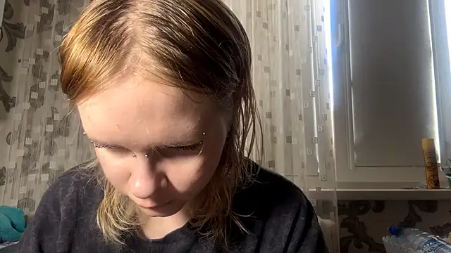 KrystenHoye online show from 27, 3, 2026