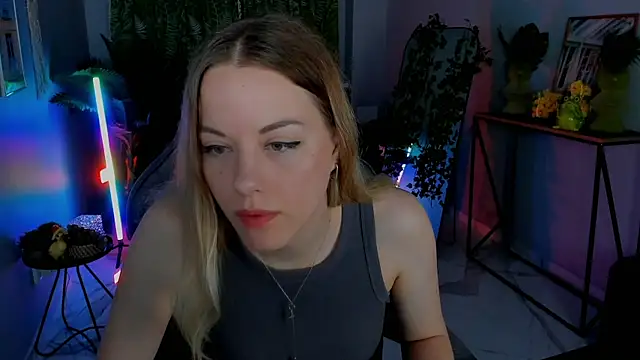 Snapshot of VireliaMoonfall chatting on 16, 6, 2026 VireliaMoonfall online show from 16, 6, 2026