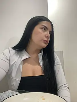 Cami olarte online show from 25, 4, 2026