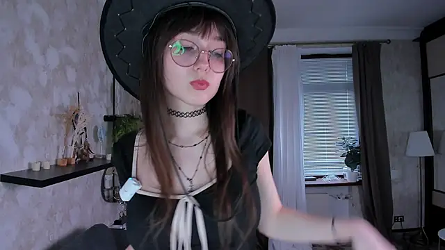 LaelIvie online show from 20, 4, 2026