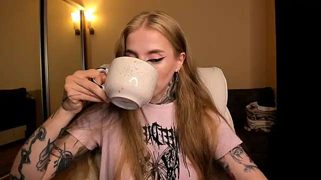 Snapshot of harley_kimm chatting on 6, 7, 2026 harley kimm online show from 6, 7, 2026