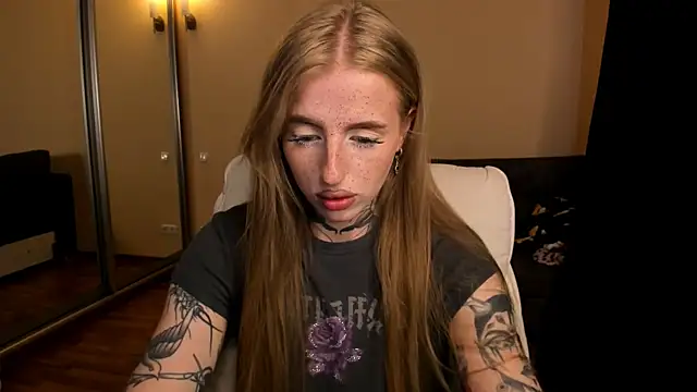 Snapshot of harley_kimm chatting on 10, 7, 2026 harley kimm online show from 10, 7, 2026