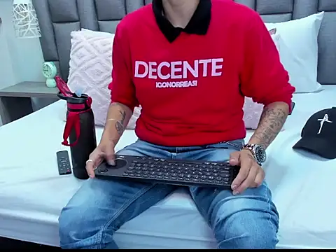 ZoeGrey online show from 13, 4, 2026