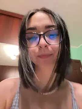 Snapshot of TheaMerve chatting on 11, 7, 2026 TheaMerve online show from 11, 7, 2026