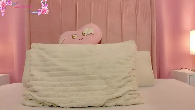 MoollyLove online show from 7, 4, 2026