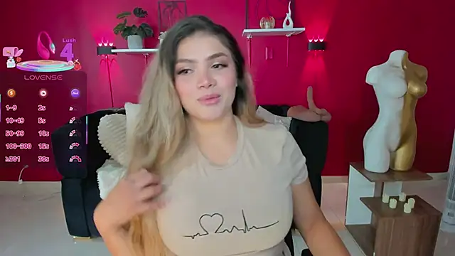 Sofia Velvetx online show from 3, 6, 2026
