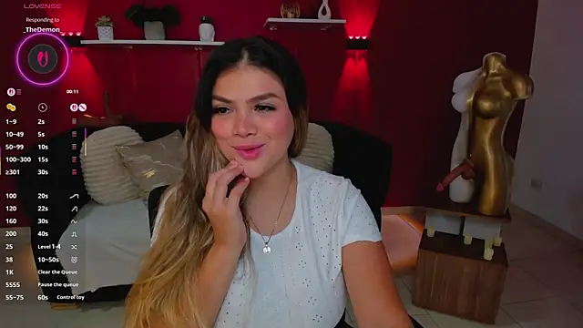 Snapshot of Sofia_Velvetx chatting on 6, 5, 2026 Sofia Velvetx online show from 6, 5, 2026