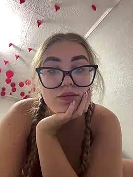 MissAuroraX online show from 6, 5, 2026