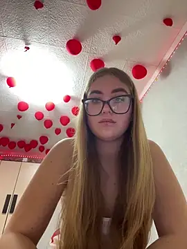 MissAuroraX online show from 19, 4, 2026
