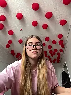 Snapshot of MissAuroraX chatting on 27, 3, 2026 MissAuroraX online show from 27, 3, 2026