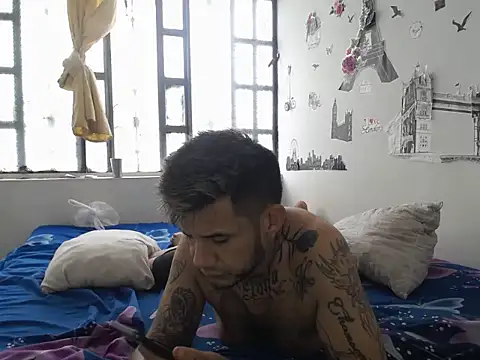 Snapshot of allison_maxtattoo_ chatting on 16, 4, 2026 allison maxtattoo online show from 16, 4, 2026