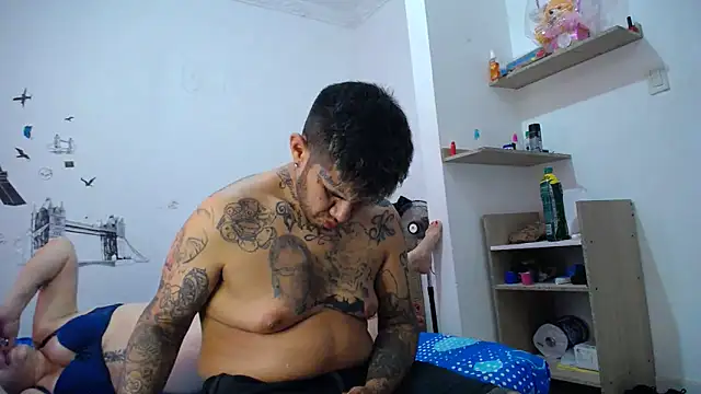 Snapshot of allison_maxtattoo_ chatting on 30, 4, 2026 allison maxtattoo online show from 30, 4, 2026
