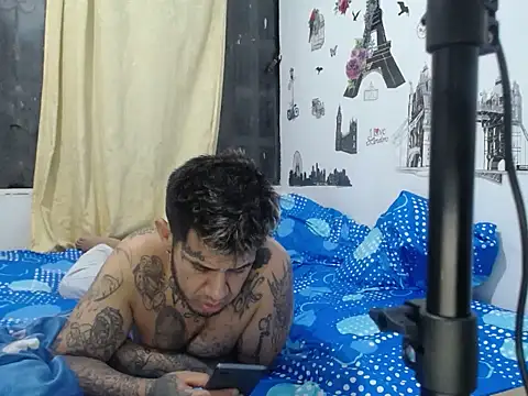 Snapshot of allison_maxtattoo_ chatting on 21, 4, 2026 allison maxtattoo online show from 21, 4, 2026