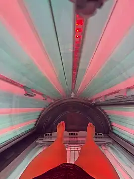 LolaSkyee online show from 8, 4, 2026