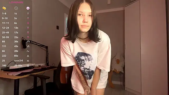 AmeliaMiotii online show from 13, 4, 2026