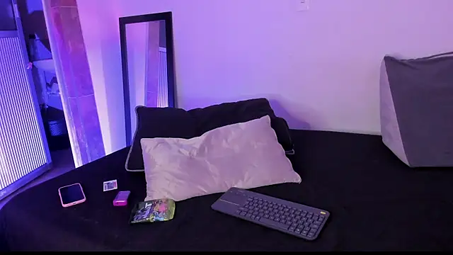 Snapshot of Daniela__Cadavid chatting on 9, 4, 2026 Daniela Cadavid online show from 9, 4, 2026