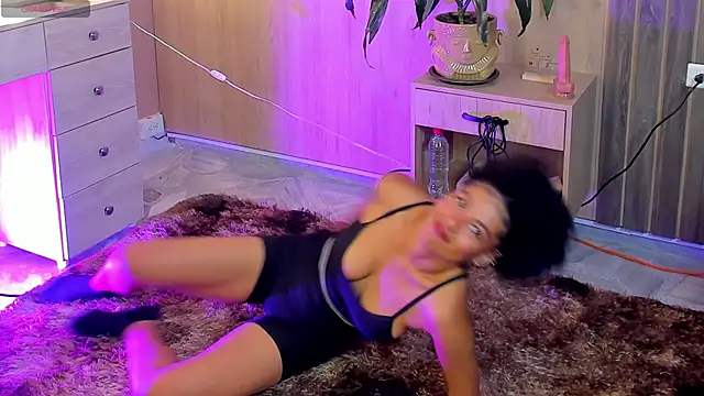 baddie delaylaa online show from 10, 4, 2026
