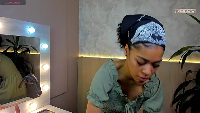 baddie delaylaa online show from 22, 5, 2026