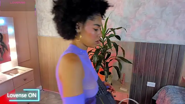 baddie delaylaa online show from 7, 4, 2026