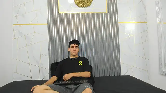 Kitsune 44 online show from 27, 3, 2026