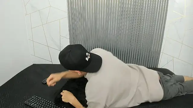 Kitsune 44 online show from 28, 3, 2026