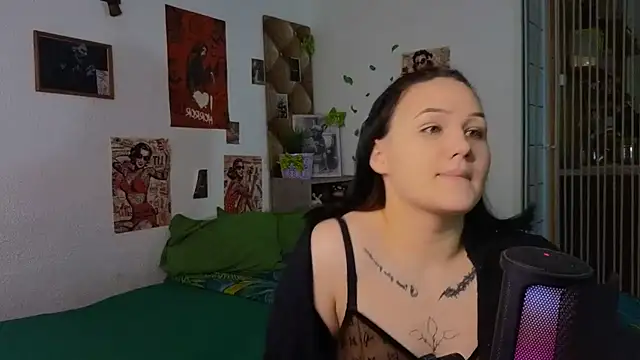 Snapshot of Tori_Sweet chatting on 1, 4, 2026 Tori Sweet online show from 1, 4, 2026