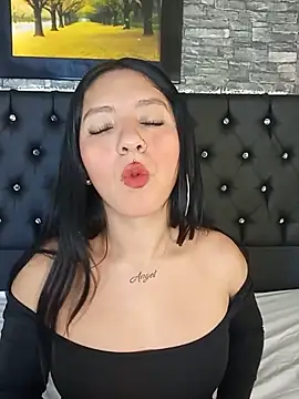  Carolyn online show from 15, 5, 2026