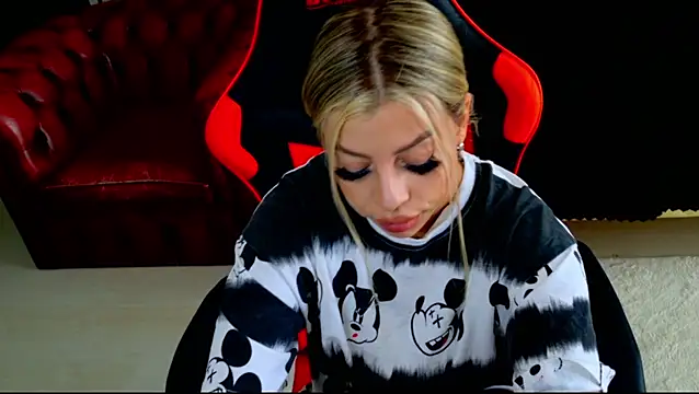 Ohh Nicole online show from 7, 4, 2026