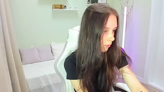 AnnaOddy online show from 28, 6, 2026