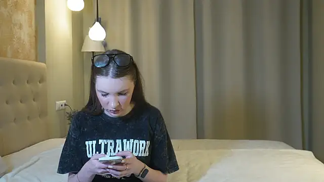 Nayeomy online show from 8, 4, 2026