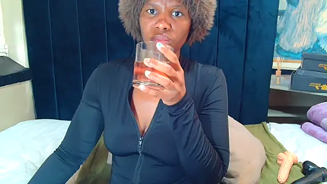 CaramelCandyxx online show from 3, 7, 2026