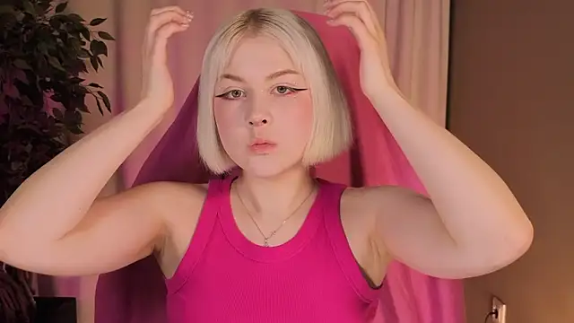 Snapshot of mollieluv chatting on 28, 3, 2026 mollieluv online show from 28, 3, 2026