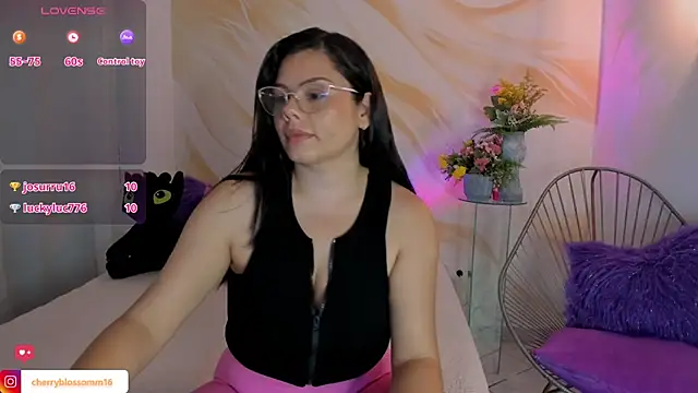 Snapshot of cherryblossomm01 chatting on 2, 7, 2026 cherryblossomm01 online show from 2, 7, 2026