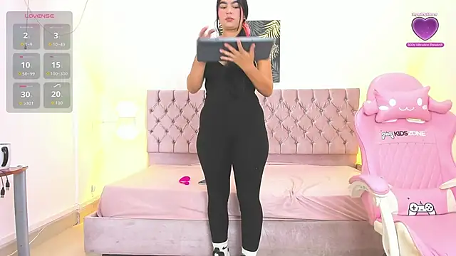 tiffany  ray1 online show from 14, 5, 2026