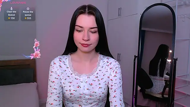 Snapshot of Tina_Charm chatting on 31, 5, 2026 Tina Charm online show from 31, 5, 2026