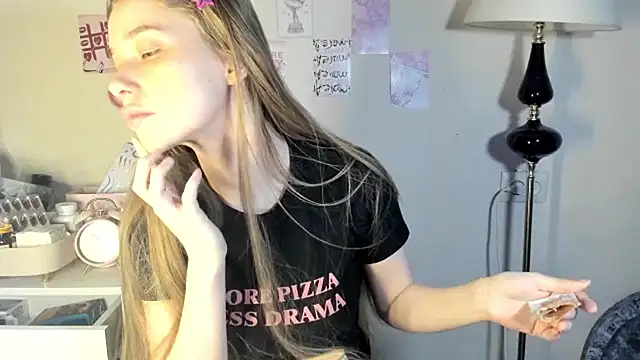 Snapshot of chloesweetbby chatting on 5, 4, 2026 chloesweetbby online show from 5, 4, 2026