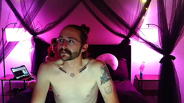 Snapshot of Rose_n_Hippie chatting on 28, 3, 2026 Rose n Hippie online show from 28, 3, 2026