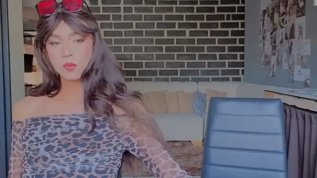 Miss sunshinee online show from 11, 4, 2026