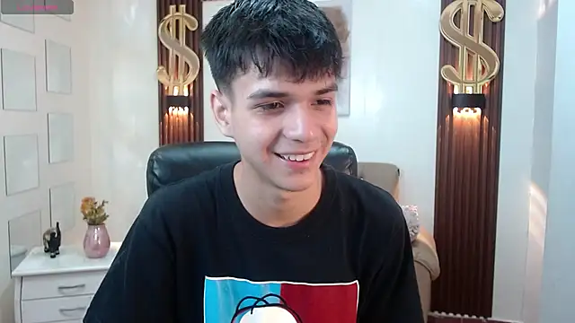 Snapshot of maxim_rod chatting on 7, 6, 2026 maxim rod online show from 7, 6, 2026