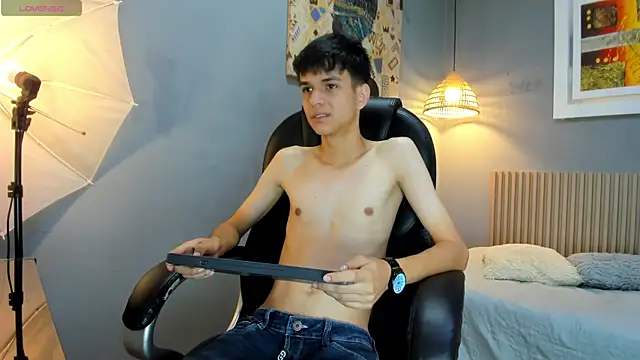 Snapshot of maxim_rod chatting on 10, 6, 2026 maxim rod online show from 10, 6, 2026
