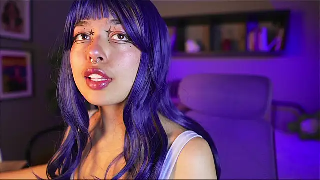 Snapshot of Saphyralux chatting on 14, 5, 2026 Saphyralux online show from 14, 5, 2026