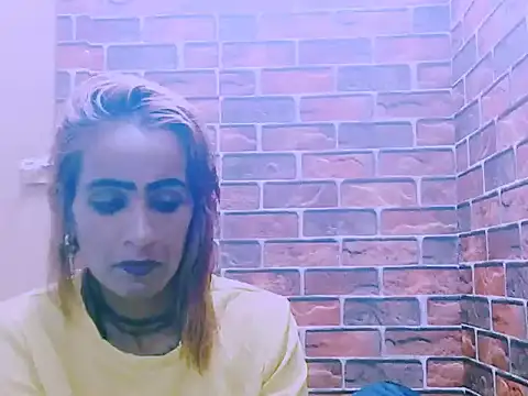 Snapshot of Alanadelray21 chatting on 5, 4, 2026 Alanadelray21 online show from 5, 4, 2026