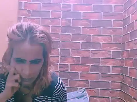 Snapshot of Alanadelray21 chatting on 6, 4, 2026 Alanadelray21 online show from 6, 4, 2026