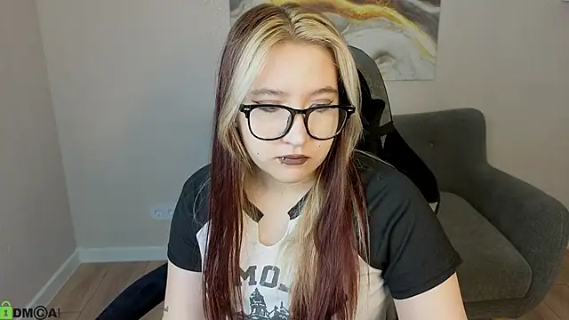 Luna Host online show from 10, 5, 2026