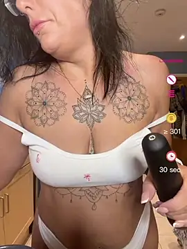 Snapshot of IvyBelleMilf chatting on 18, 6, 2026 IvyBelleMilf online show from 18, 6, 2026