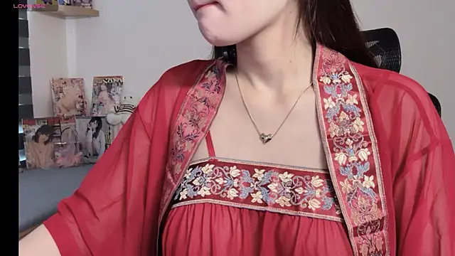 Reina Sweet online show from 6, 5, 2026